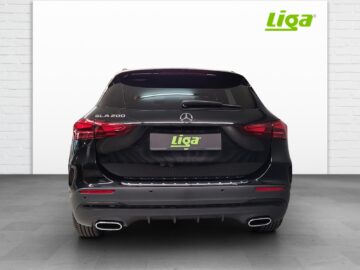 Mercedes-Benz GLA 200 AMG Line Night Star
