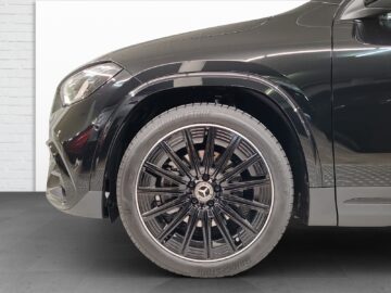 Mercedes-Benz GLA 200 AMG Line Night Star