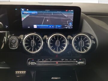 Mercedes-Benz GLA 200 AMG Line Night Star