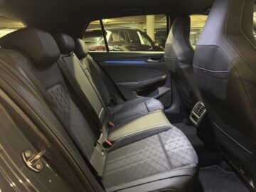 VW Golf VIII 1.5 eTSI R-Line DSG