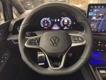 VW Golf VIII 1.5 eTSI R-Line DSG
