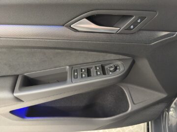 VW Golf VIII 1.5 eTSI R-Line DSG