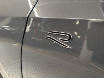 VW Golf VIII 1.5 eTSI R-Line DSG