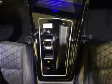 VW Golf VIII 1.5 eTSI R-Line DSG