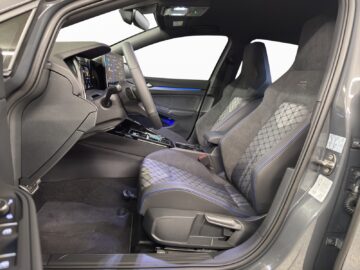 VW Golf VIII 1.5 eTSI R-Line DSG