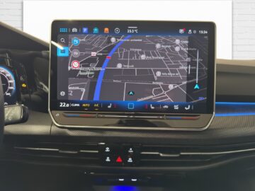 VW Golf VIII 1.5 eTSI R-Line DSG