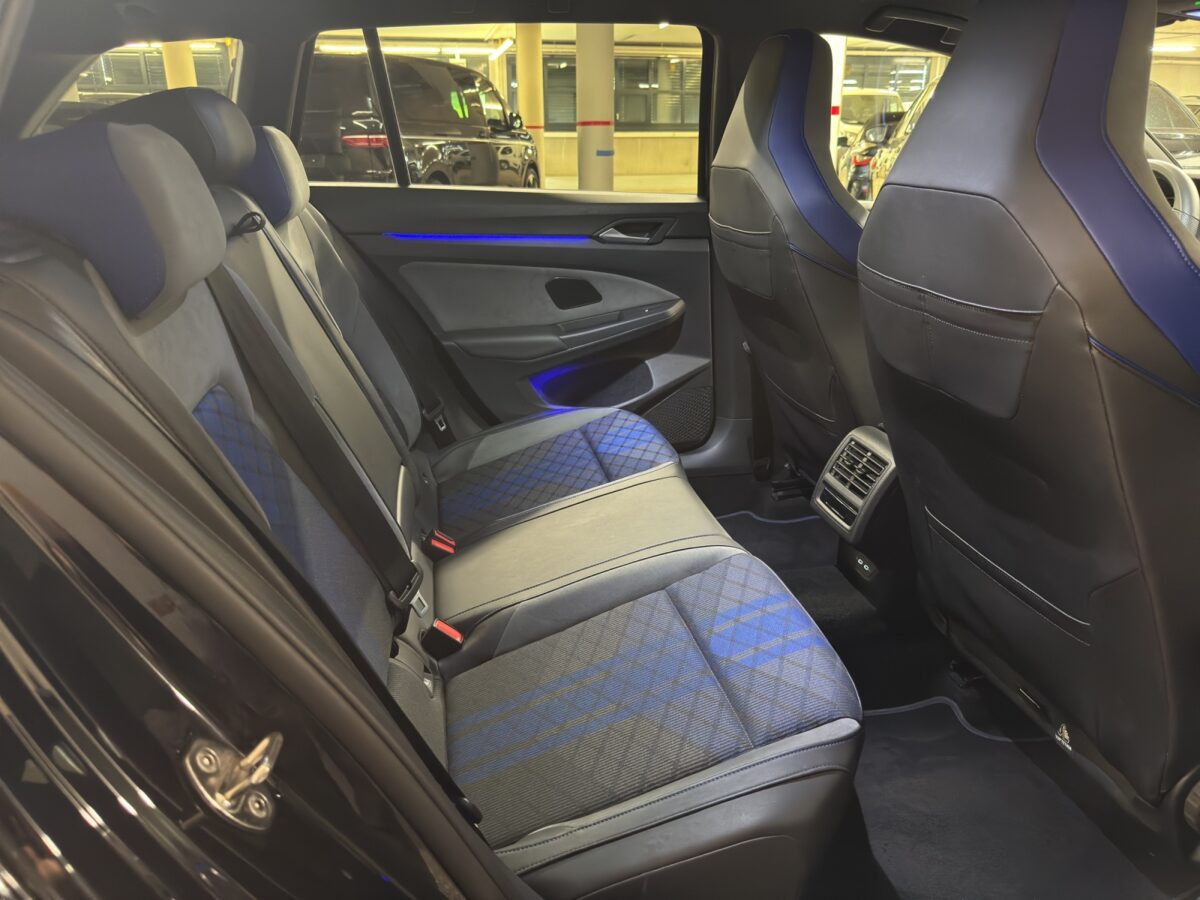 VW Golf VIII Variant 2.0 TSI R DSG 4motion