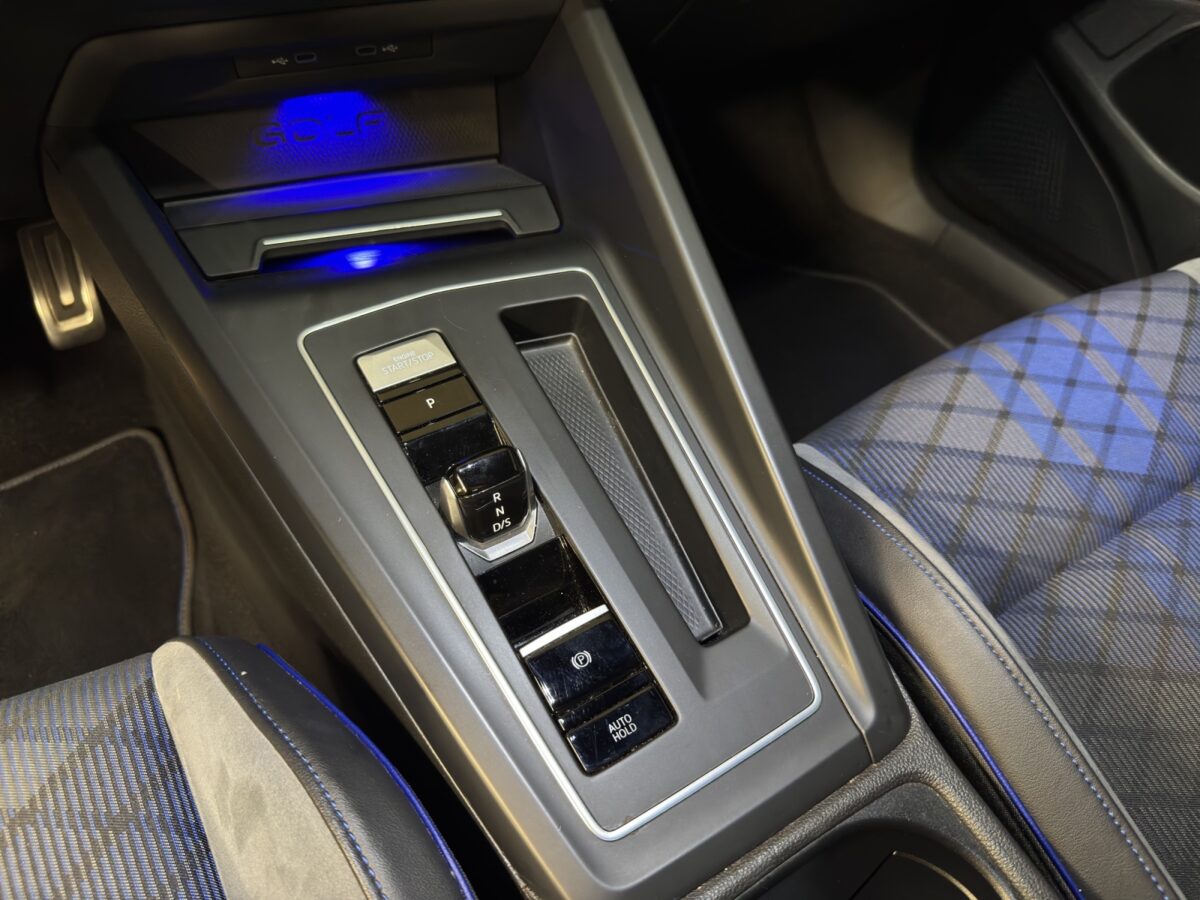 VW Golf VIII Variant 2.0 TSI R DSG 4motion