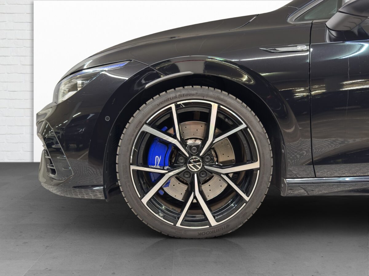 VW Golf VIII Variant 2.0 TSI R DSG 4motion