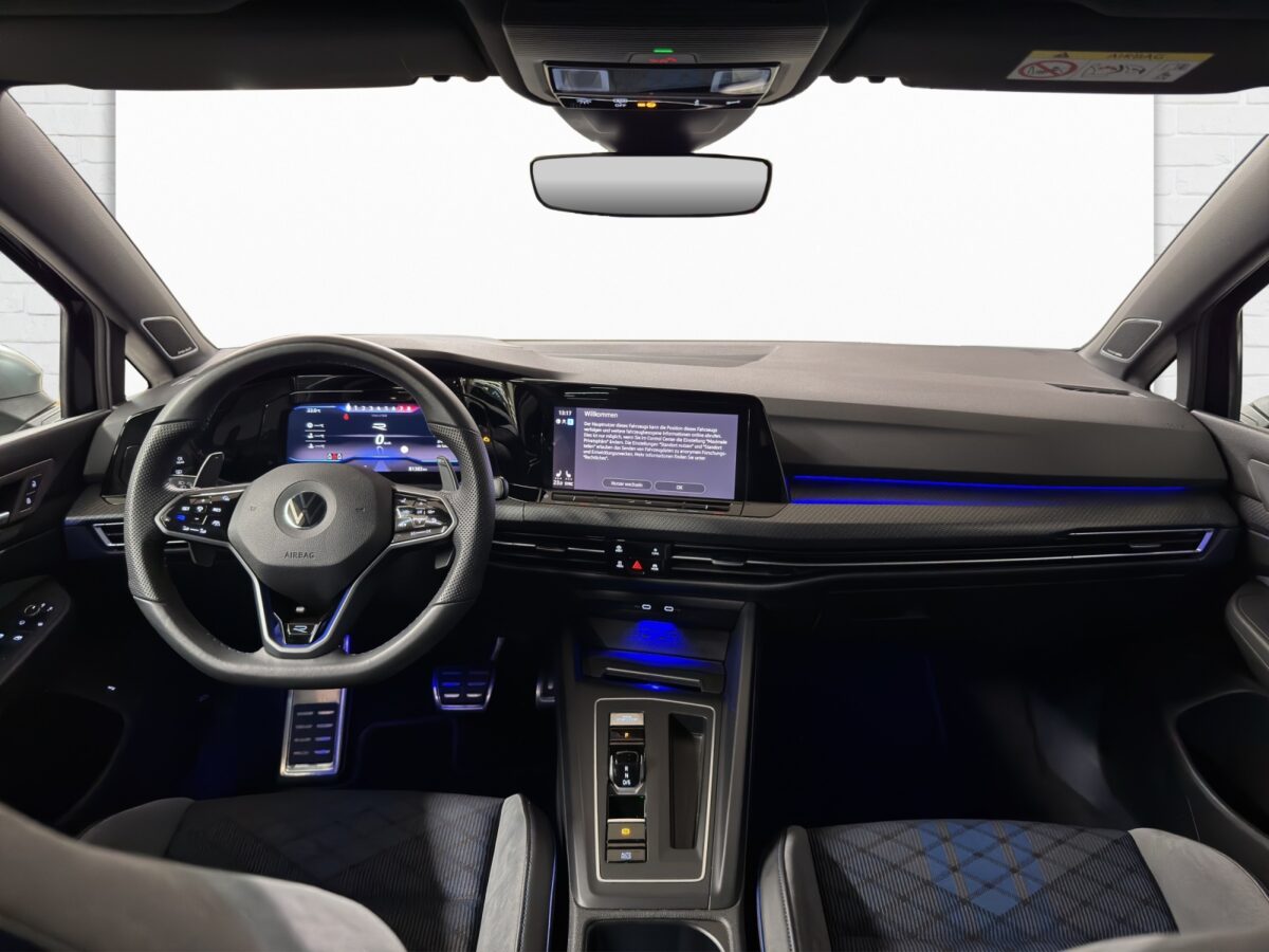 VW Golf VIII Variant 2.0 TSI R DSG 4motion