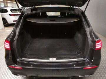 Mercedes-Benz E 220 d AMG Line 4 Matic
