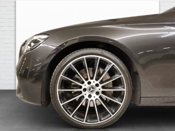 Mercedes-Benz E 220 d AMG Line 4 Matic