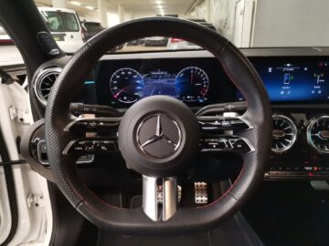Mercedes-Benz A 250 e AMG Line