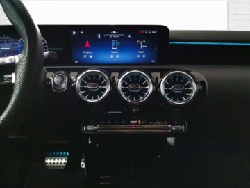 Mercedes-Benz A 250 e AMG Line