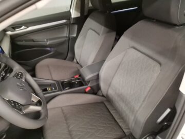 VW Golf VIII Variant 1.5 eTSI Life DSG