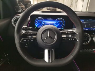 Mercedes-Benz EQB 300 AMG Line 4Matic Excellence Edition