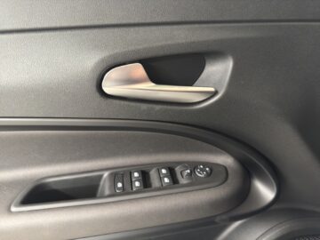 Alfa Romeo Junior 1.2 Ibrida Sky Q4