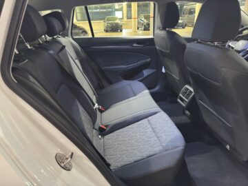 VW Golf VIII Variant 2.0 TDI Life DSG