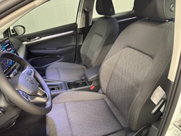 VW Golf VIII Variant 2.0 TDI Life DSG