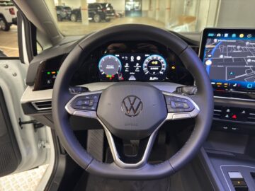 VW Golf VIII Variant 2.0 TDI Life DSG