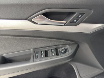 VW Golf VIII Variant 2.0 TDI Life DSG