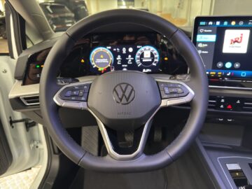 VW Golf VIII Variant 2.0 TDI Life DSG