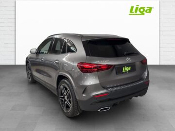 Mercedes-Benz GLA 200 AMG Line Night Star