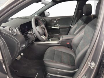 Mercedes-Benz GLA 200 AMG Line Night Star