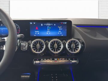 Mercedes-Benz GLA 200 AMG Line Night Star