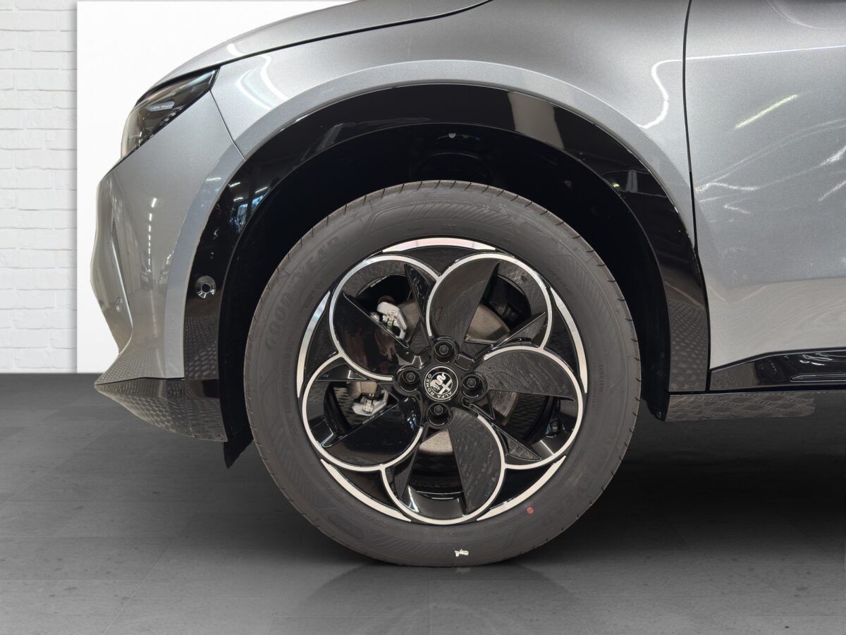 Alfa Romeo Junior 1.2 Ibrida Q4