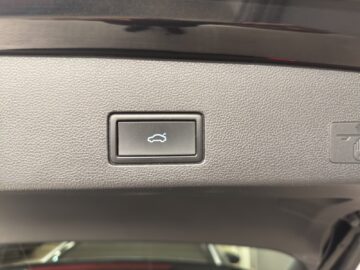 VW Golf VIII Variant 2.0 TSI R-Line DSG 4mo