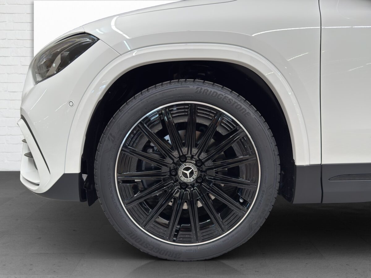 Mercedes-Benz GLA 200 AMG Line Night Star