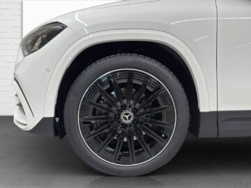 Mercedes-Benz GLA 200 AMG Line Night Star