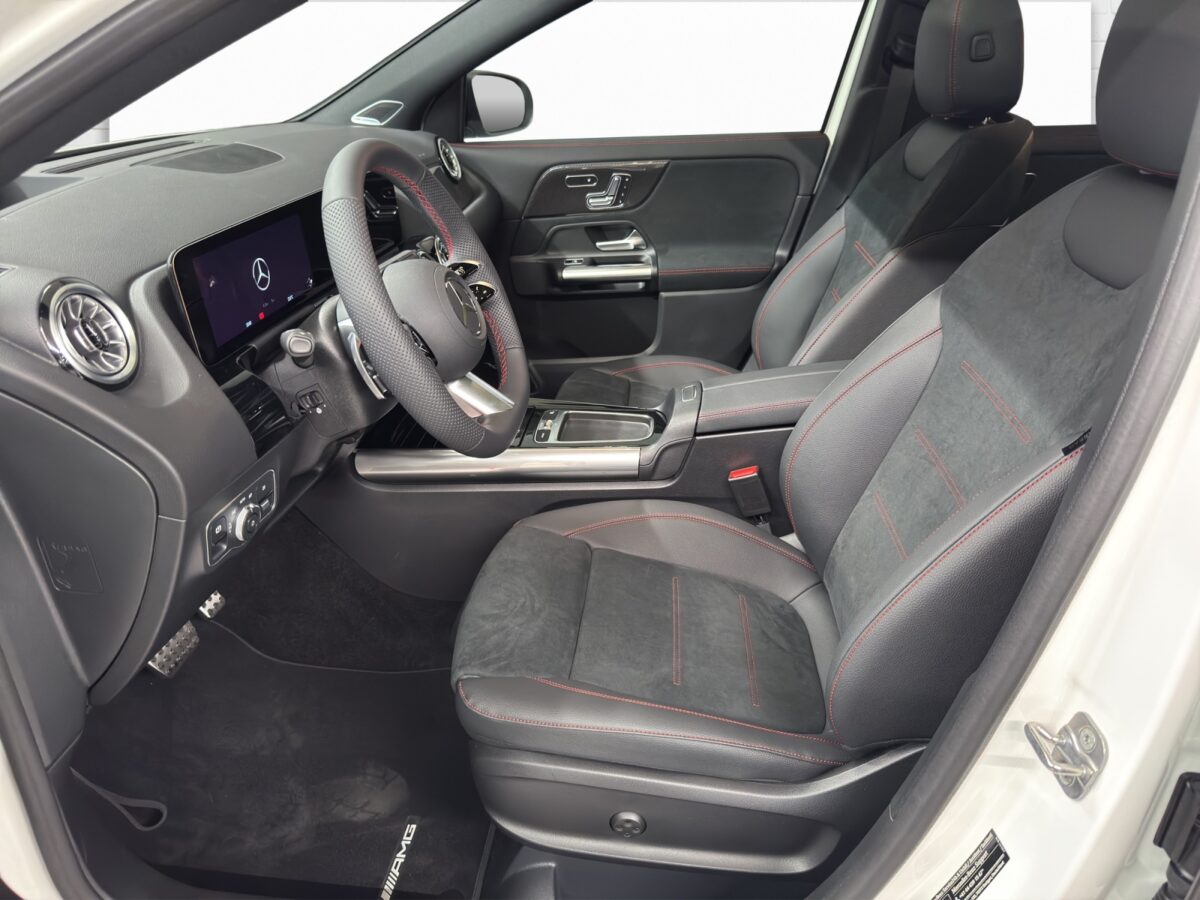 Mercedes-Benz GLA 200 AMG Line Night Star