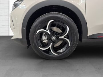 Alfa Romeo Junior 1.2 Ibrida Speciale