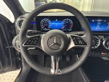 Mercedes-Benz A 200 Advanced Plus Night Star